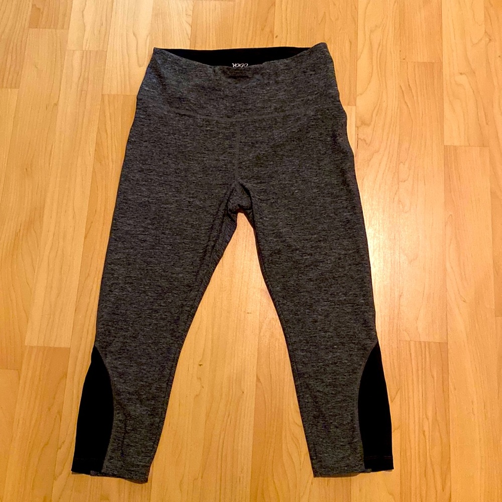 VOGO Athletica medium gray and black yoga pants